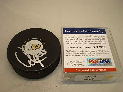 Виктор Бързо Подписа хокей шайба Анахайм Дъкс с автограф на PSA/DNA COA 1F - за Миене на НХЛ с автограф