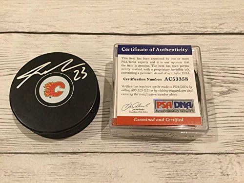 Шон Monaghan подписа хокей шайба Калгари Флеймс PSA/DNA COA с автограф b - за Миене на НХЛ с автограф