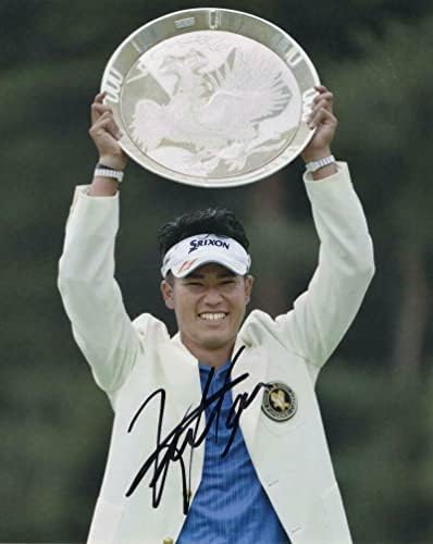 Снимка Хидеки Мацуямы с Автограф 8x10 - Шампион на Мастърс 2021 г., Знаме, Редки снимки за голф с автограф
