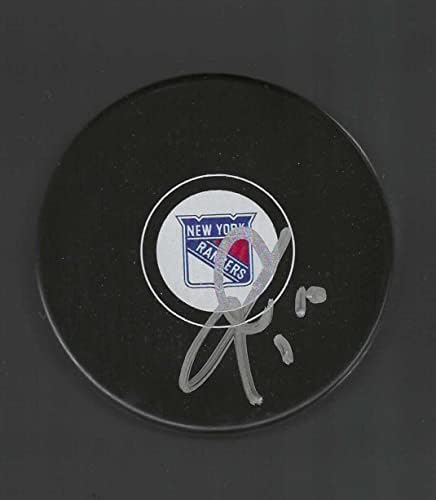 Тод Харви подписа на шайбата на Ню Йорк Рейнджърс - за Миене на НХЛ с автограф